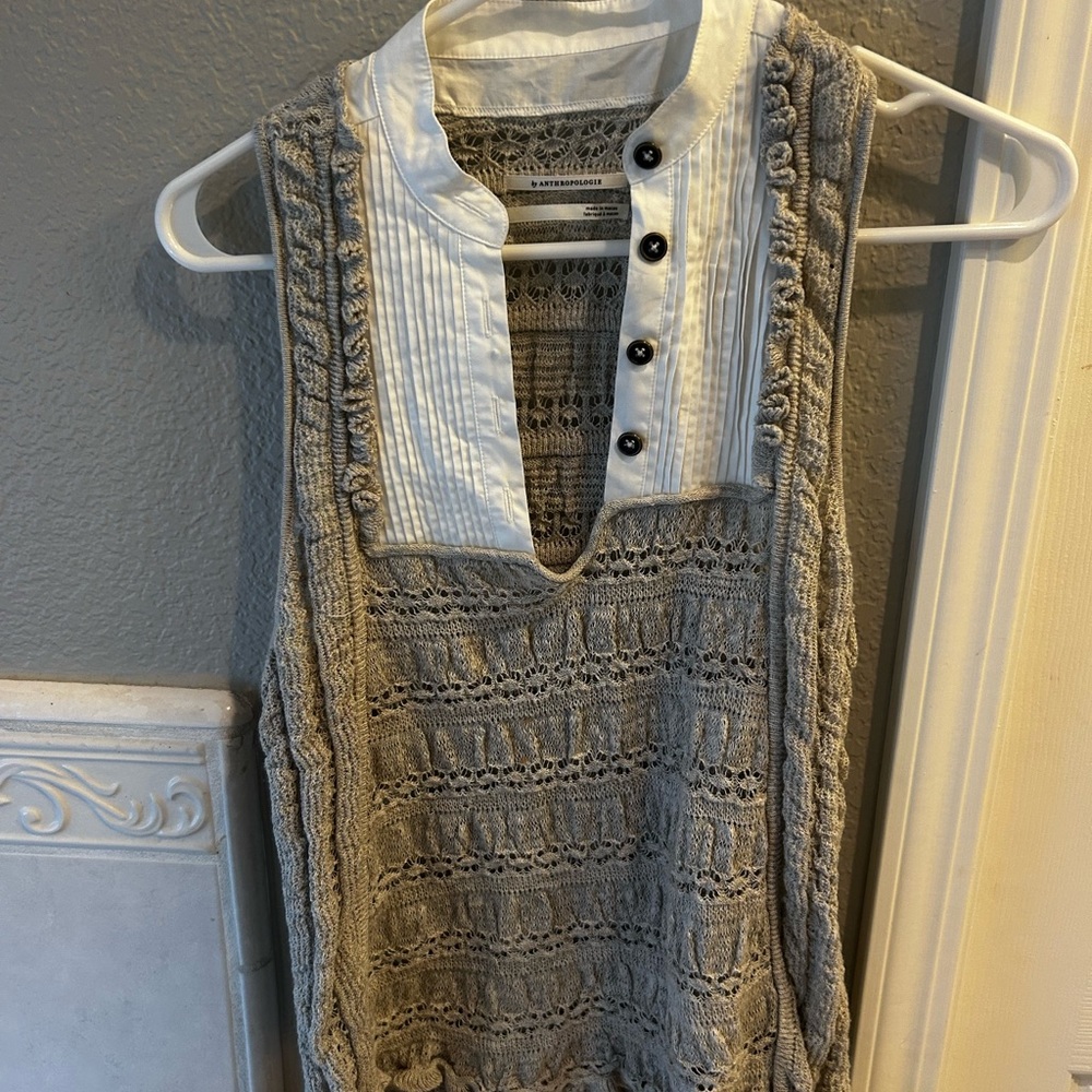Anthropologie Gray and White Knit Blouse